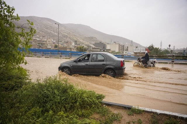 هواشناسی فارس؛ پیش‌بینی بارش ۱۰۰ میلی‌متری / حضور در تفرجگاه‌ها ممنوع شد / هشدار به کشاورزان