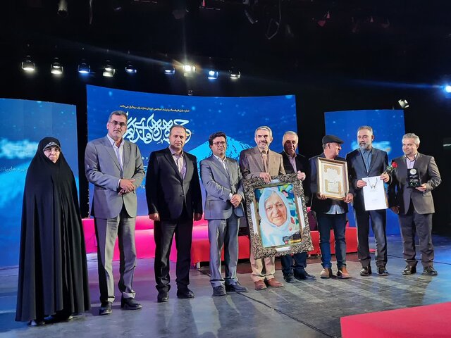 ۱۷ چهره ماندگار فرهنگ هنر و رسانه مازندران تجلیل شدند